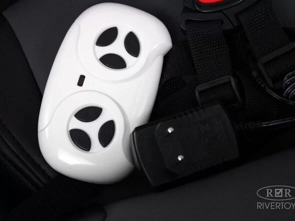 Детский электромобиль McLaren Artura (P888BP)